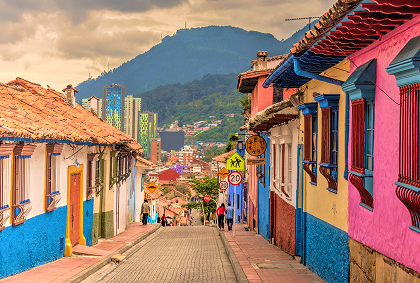 Calle pintoresca en Colombia