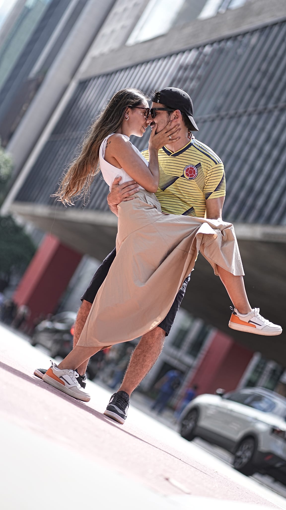 Cristina y Felipe Save the Date con su mascota